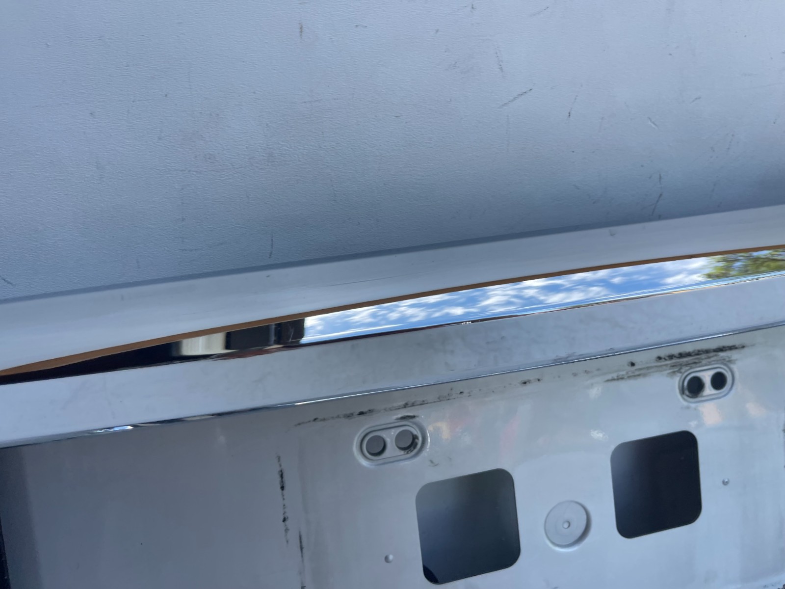 2010-2013 LEXUS GX460 TRUNK LIFTGATE LICENSE PLATE SURROUND TRIM SILVER 1G1 OEM