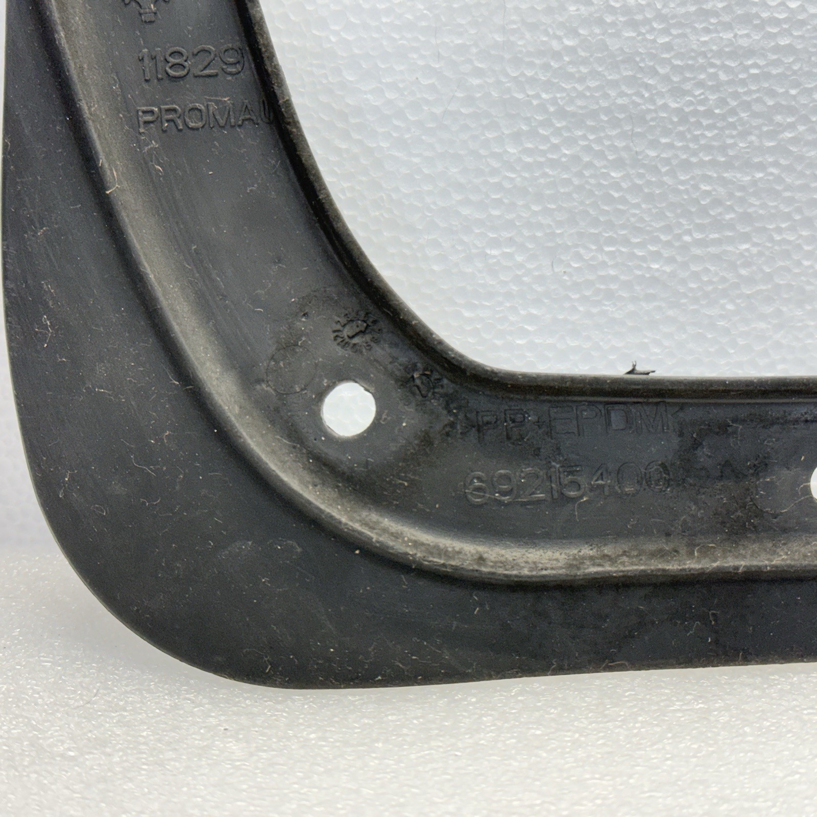 2003-2013 Maserati Quattroporte M139 Front Left Deflector 69215400 OEM