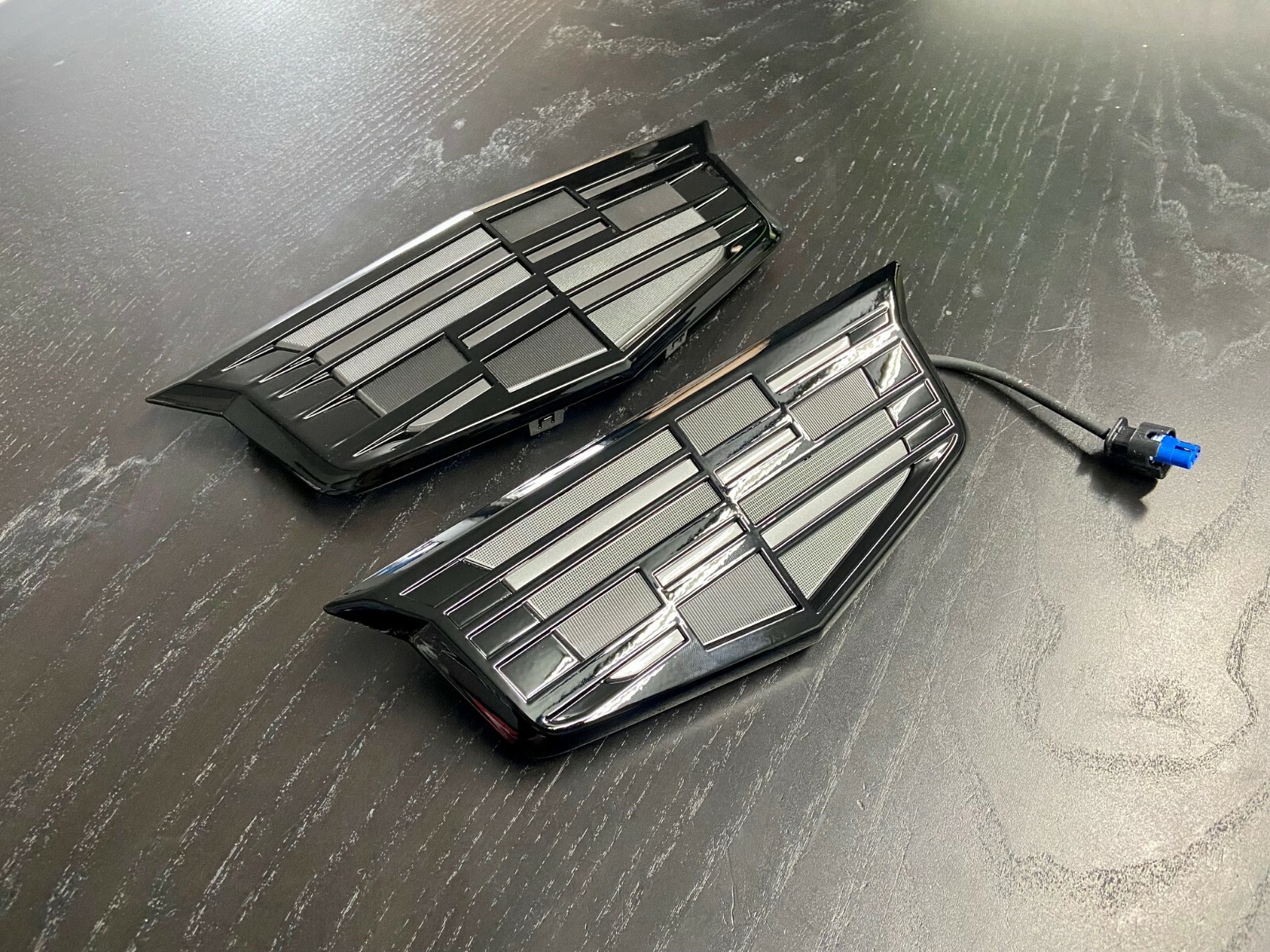 Escalade Mono & black edge emblem set for 2021, 2022, 2023
