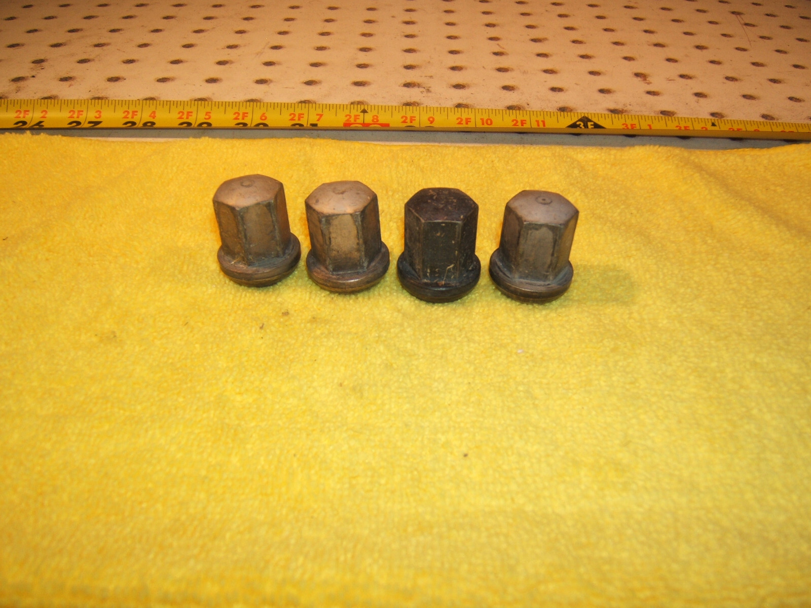 Porsche 1985 944 wheels mounting metal Aluminum Light Lug OEM 1 set of 4 Nuts