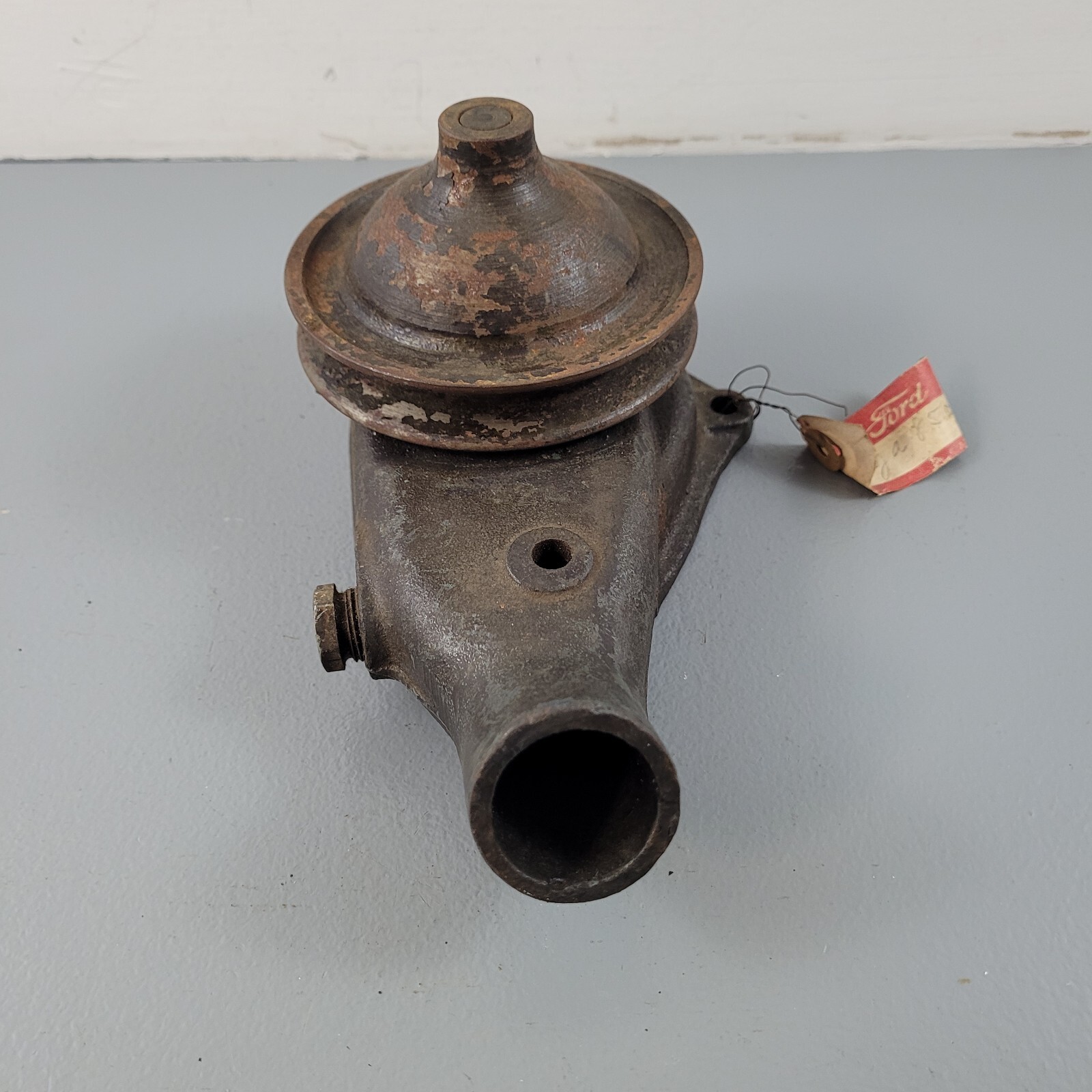 1941 Ford Super Deluxe 6 cyl Flathead Water Pump 1GA-8501 Fomoco