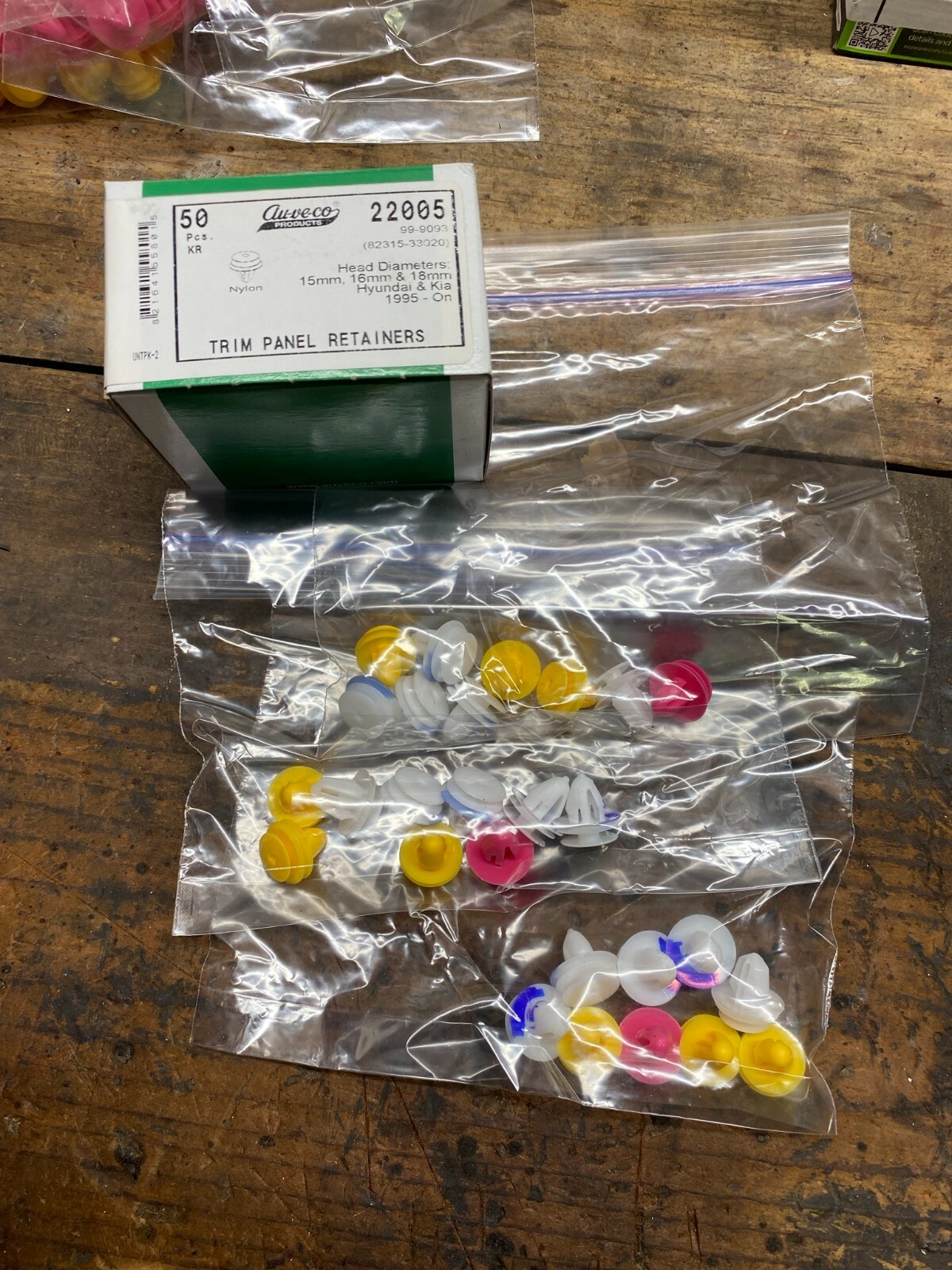 Hyundai Veloster Door Panel Retainer Clips Kit 82315 (Fits other Kia & Hyundai)