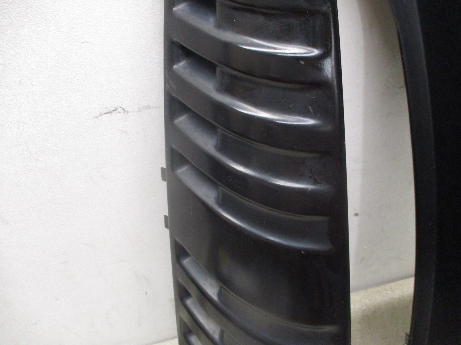 00 to 06 Suburban Rear Left & Right Applique D Pillars Extension Moldings OEM