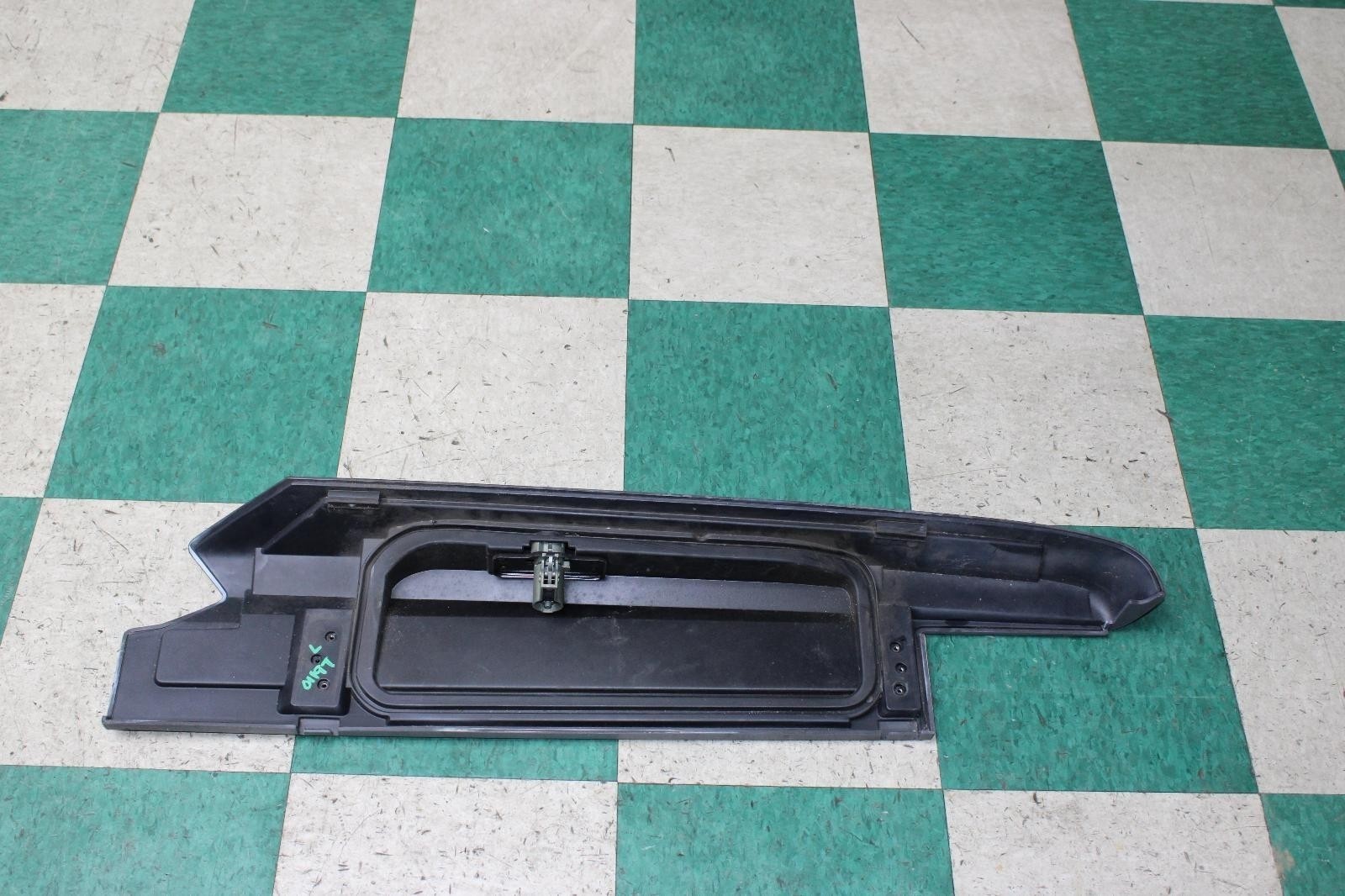 03-06 Avalanche 1500 Bed Toolbox Left LH Side Cover Lid Panel Unit Factory OEM