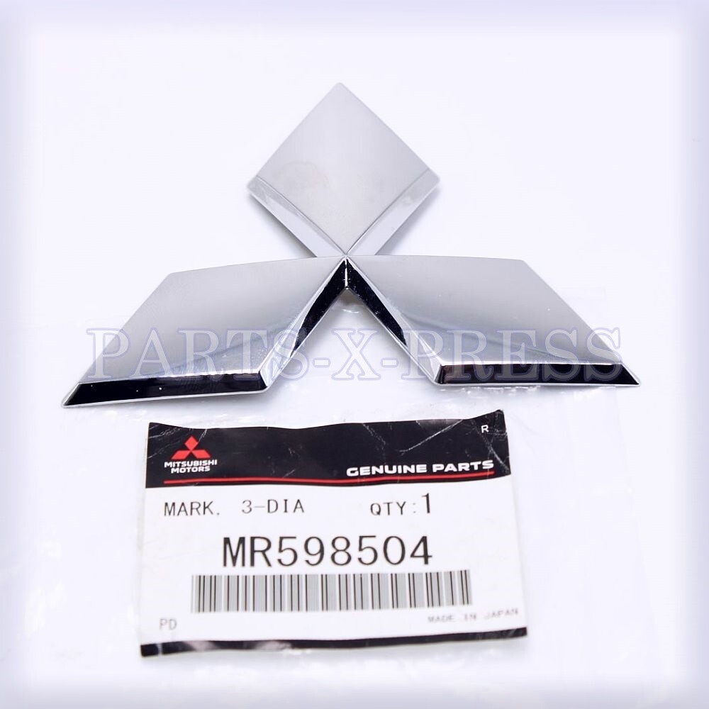 OEM MITSUBISHI FRONT RADIATOR GRILLE THREE DIAMOND CHROME SILVER EMBLEM MR598504