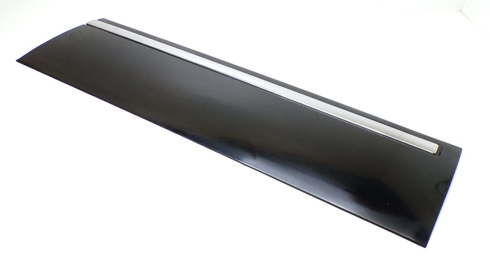 Ford 00-05 Excursion Rear Left LH Door Body Molding Black Trim with Chrome