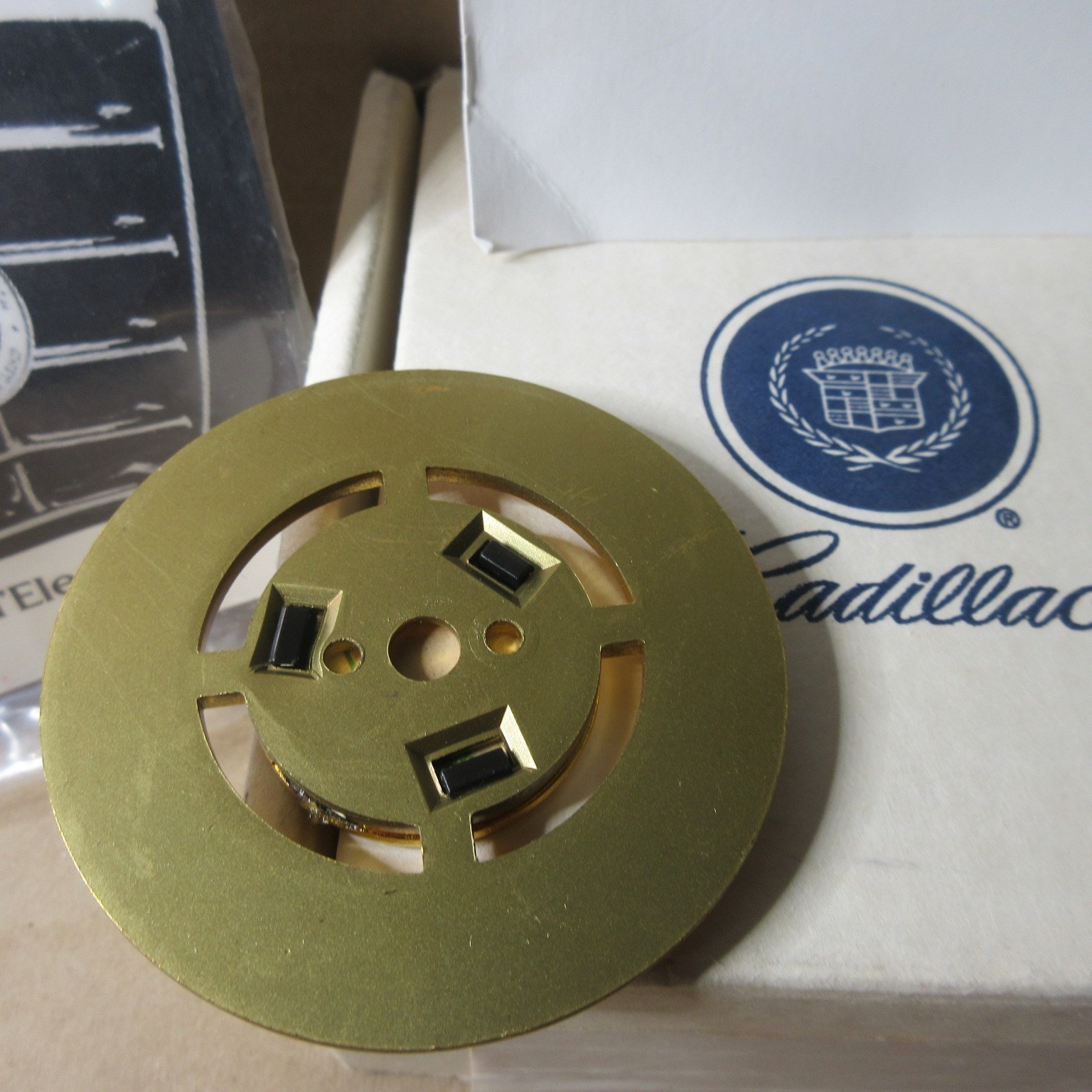 1997 Cadillac Deville d’Elegance MEDALLION Grill Emblem Heritage Ownership GM