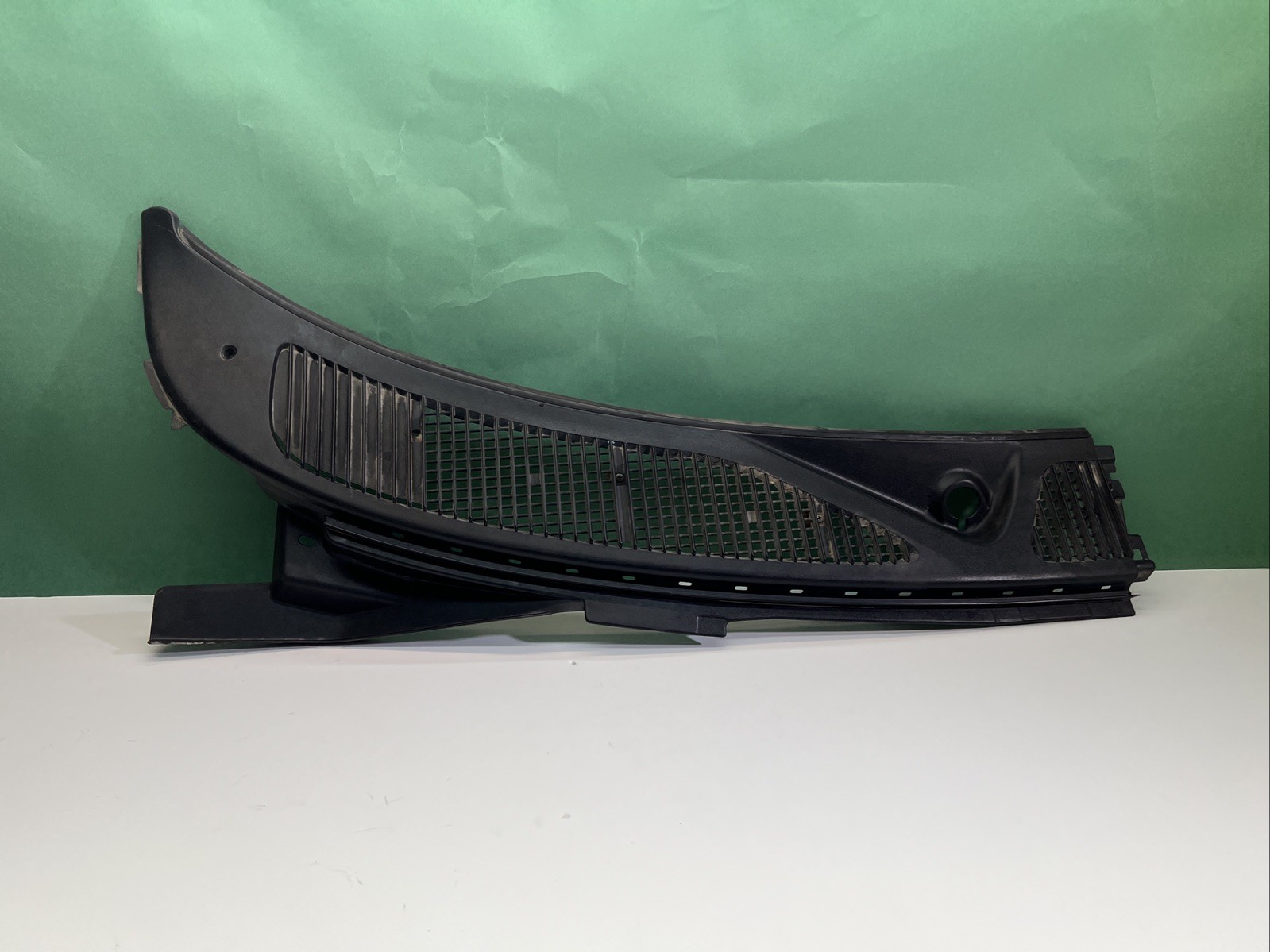 1997-2003 Ford F-150 Right Windshield Cowl Wiper Cover Panel XL341502222AAW OEM
