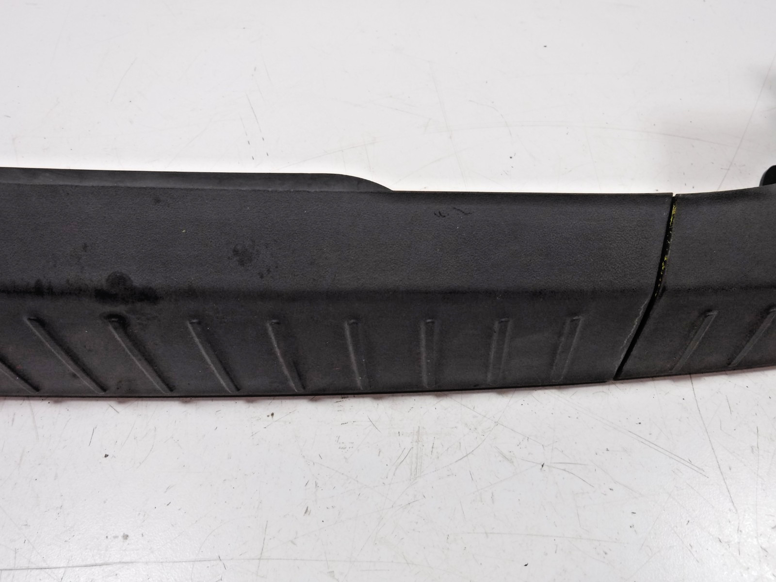 Jeep Commander 06-10 Rear Driver LH Side Quarter Panel Trim Applique Factory OEM