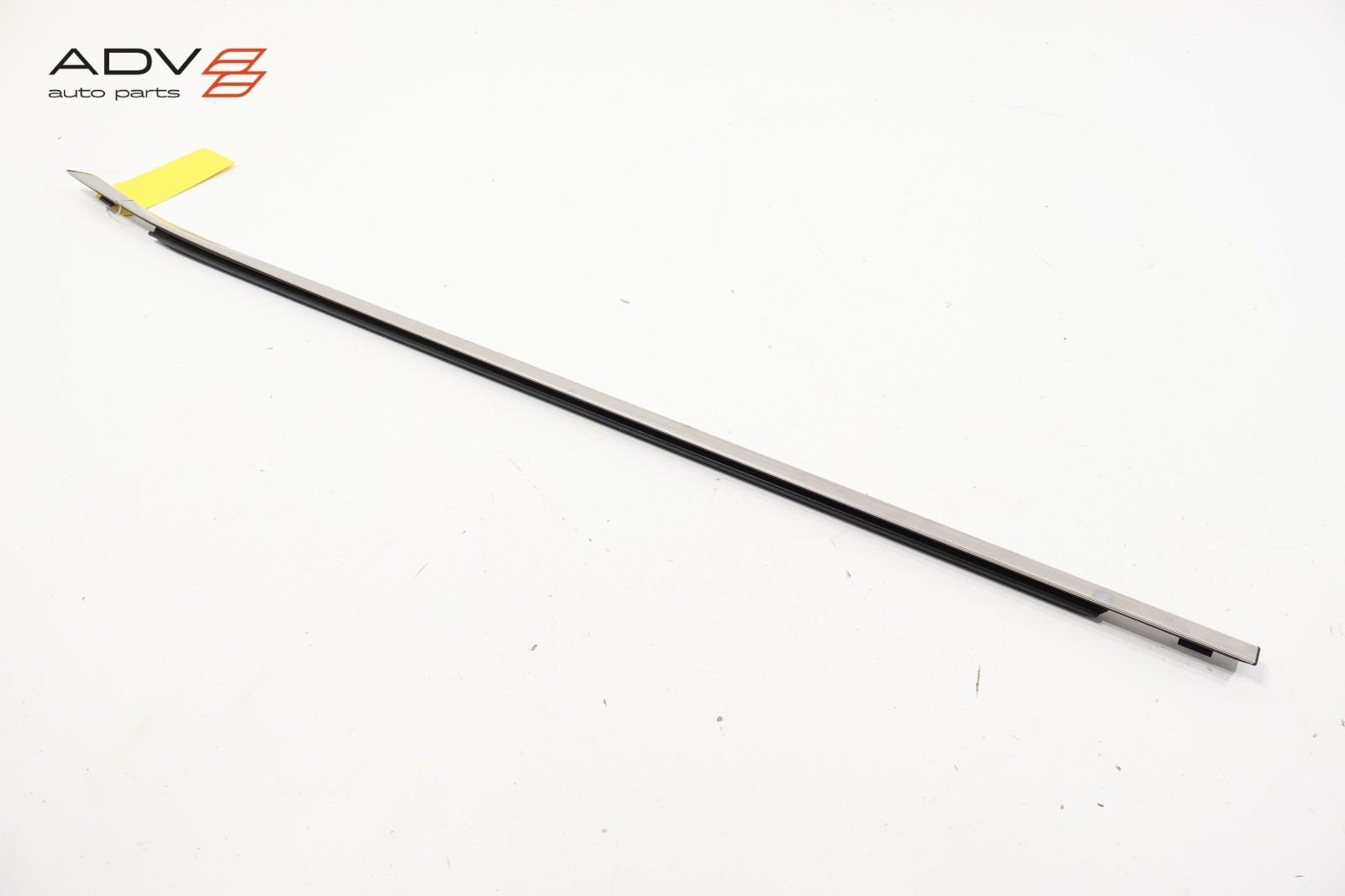2022 – 2025 NISSAN PATHFINDER FRONT LEFT SIDE DOOR WINDOW BELT MOLDING OEM
