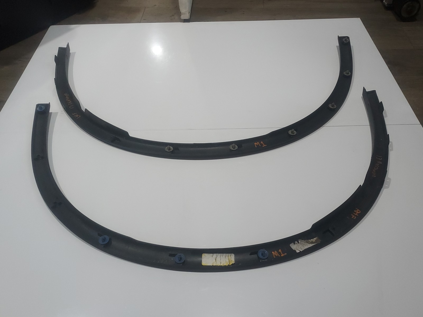 2013 DODGE DURANGO FRONT LEFT & RIGHT QUARTER WHEEL ARCH MOLDING OEM