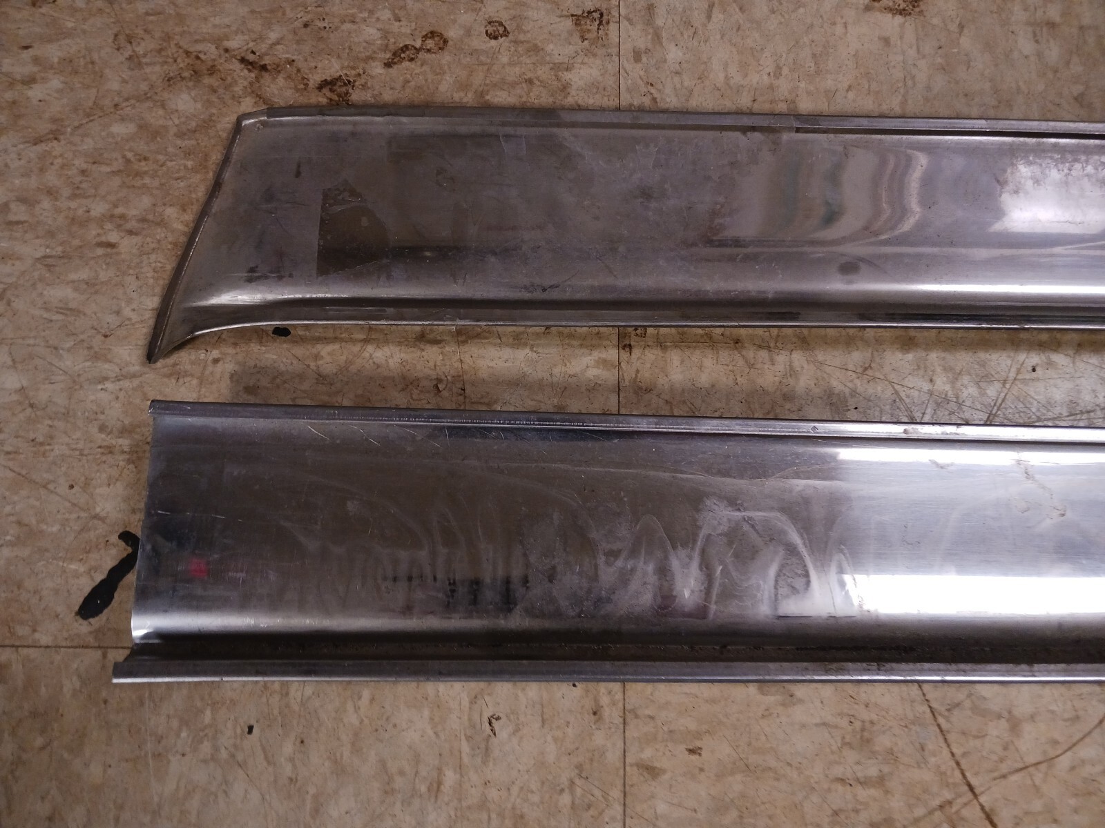 New OEM GM Rocker Trim Set w/ 2 End Caps 9 Mounts 1964 Oldsmobile 88 (TB24)