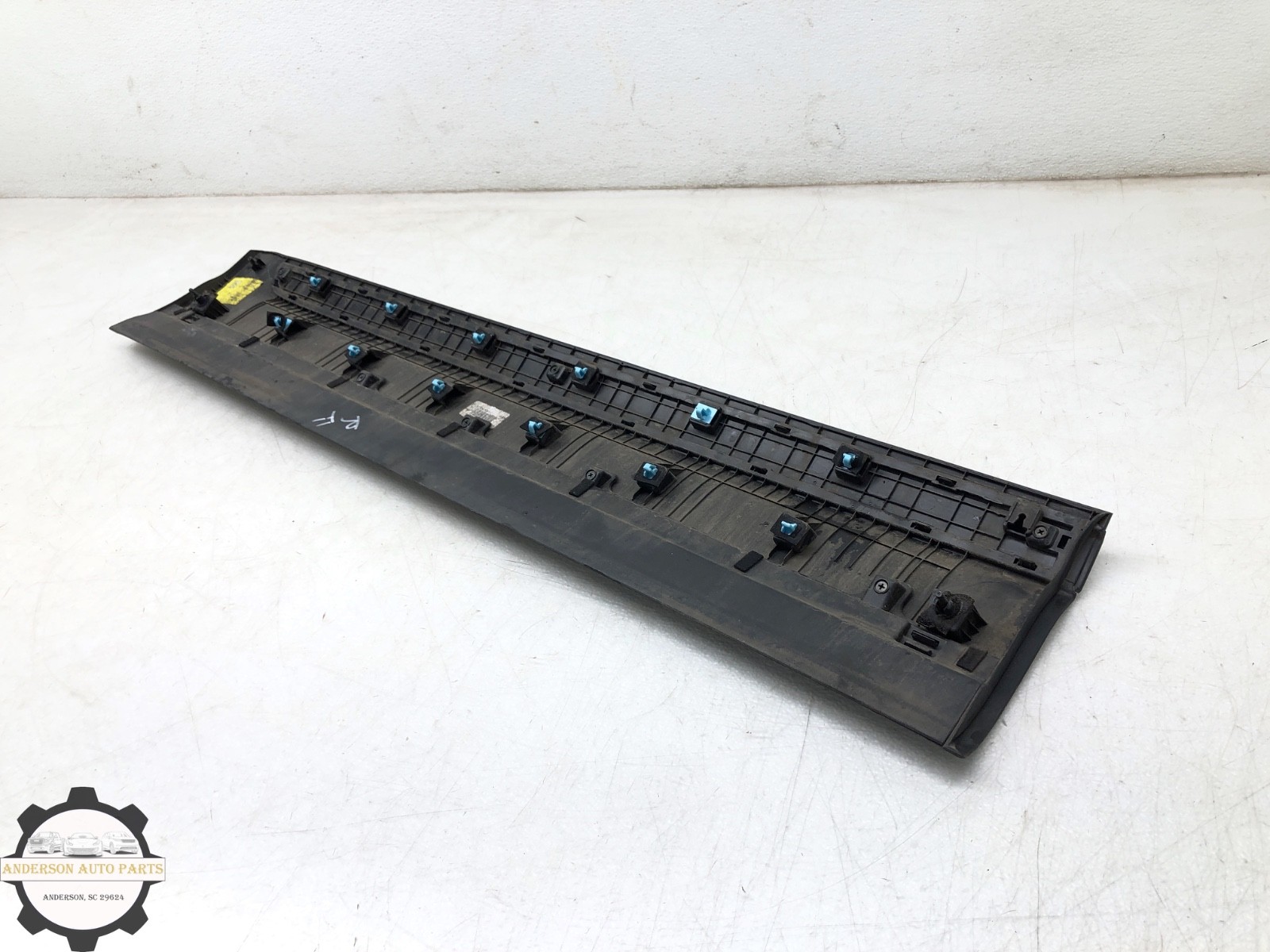 2020-2025 KIA TELLURIDE RIGHT PASS FRONT DOOR LOWER MOLDING TRIM PANEL OEM #NOTE