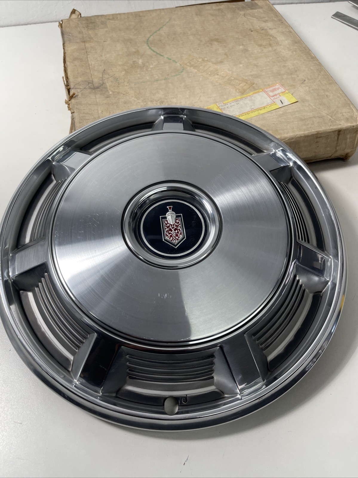 NOS 1973 -77 Chevrolet Monte Carlo 15″ Hubcap ￼d2