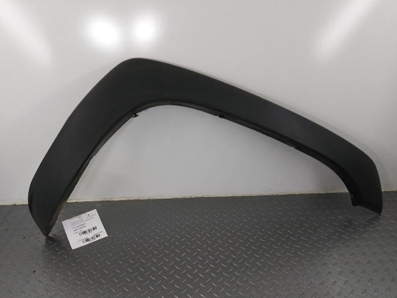 SILVRDO25 2005 Fender Moulding Passenger Front Black Text. 352469
