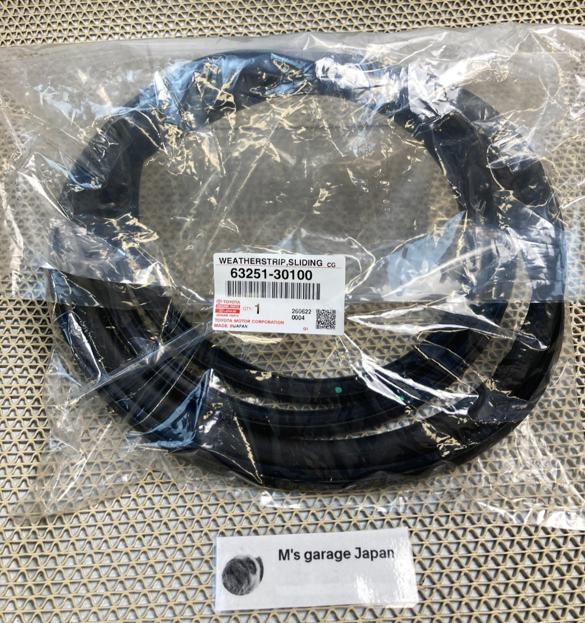TOYOTA CAMRY LEXUS GSF GS350 ES350 GENUINE SUNROOF WEATHERSTRIP OEM 63251-30100