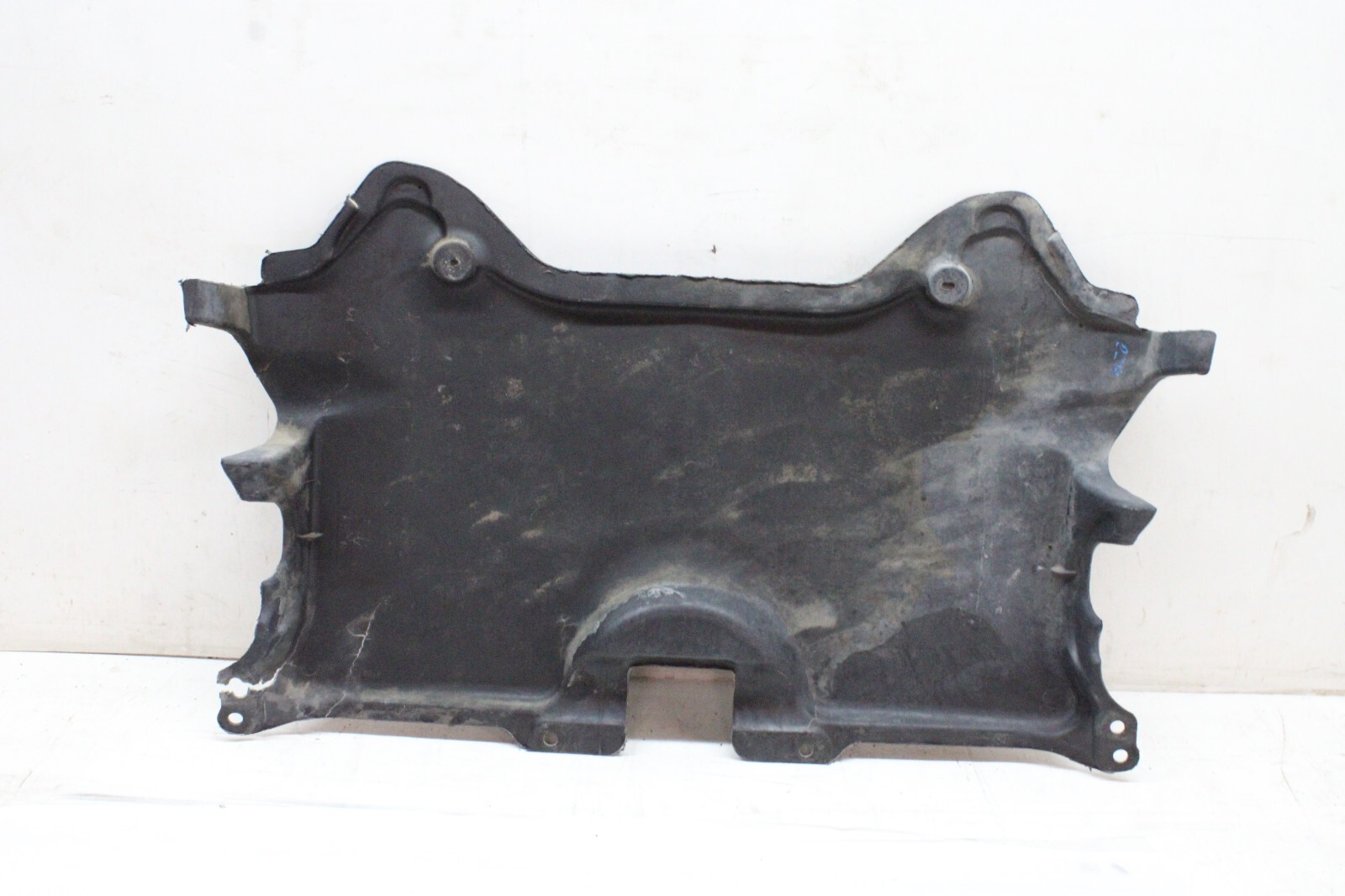 2011 MERCEDES E 350 FRONT LOWER RADIATOR SHIELD A 204 524 2430 OEM 10 11 12