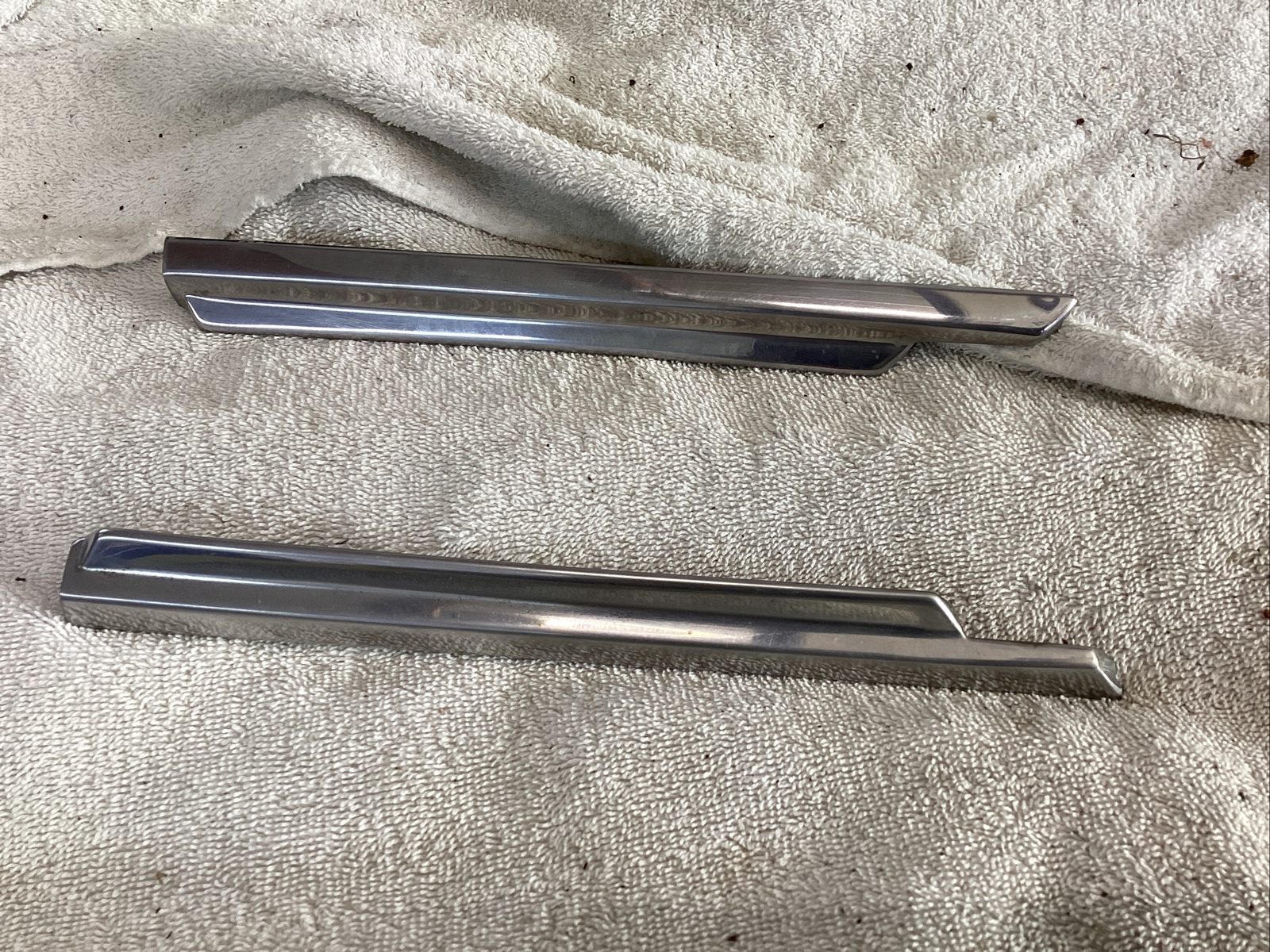 1968 Buick Wildcat Fastback Vent Window Belt Line Reveal Moldings Impala