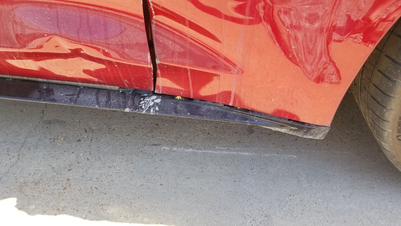 22 CHEVY CAMARO ZL1 COUPE ROCKER PANEL MOLDING SIDE SKIRT RIGHT PASSENGER RED