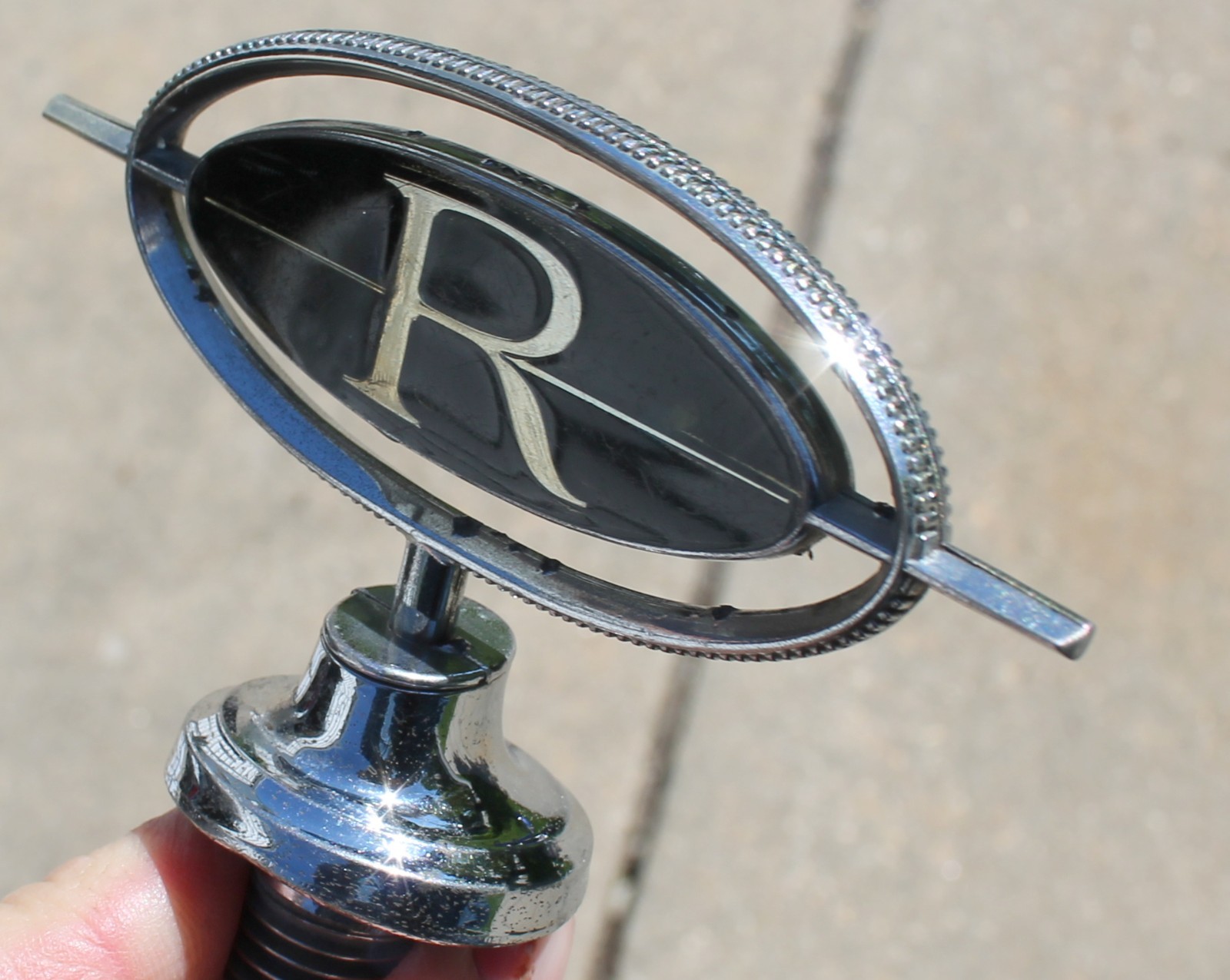 1979 1980 1981 1982 1983 1984 1985 BUICK RIVIERA HOOD ORNAMENT EMBLEM 1261311 OE