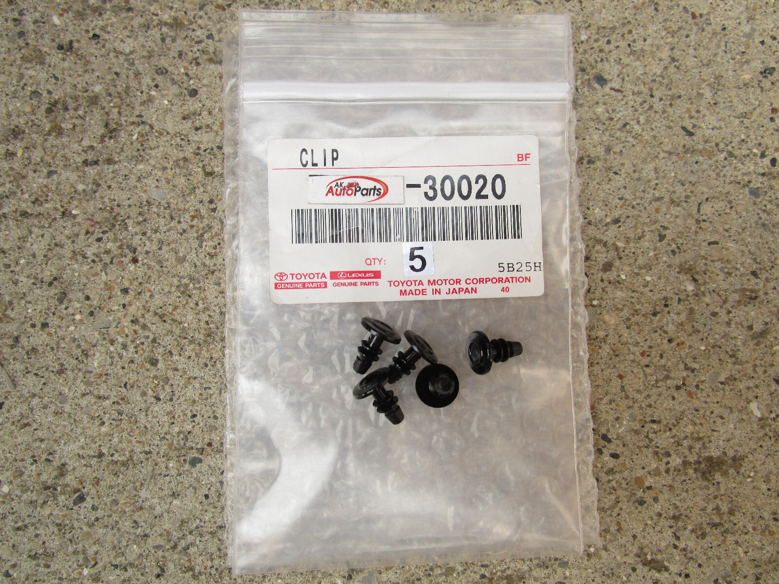 95 – 99 TOYOTA TERCEL DOOR RUBBER WEATHERTRIP CLIPS QTY 5 OEM BRAND NEW