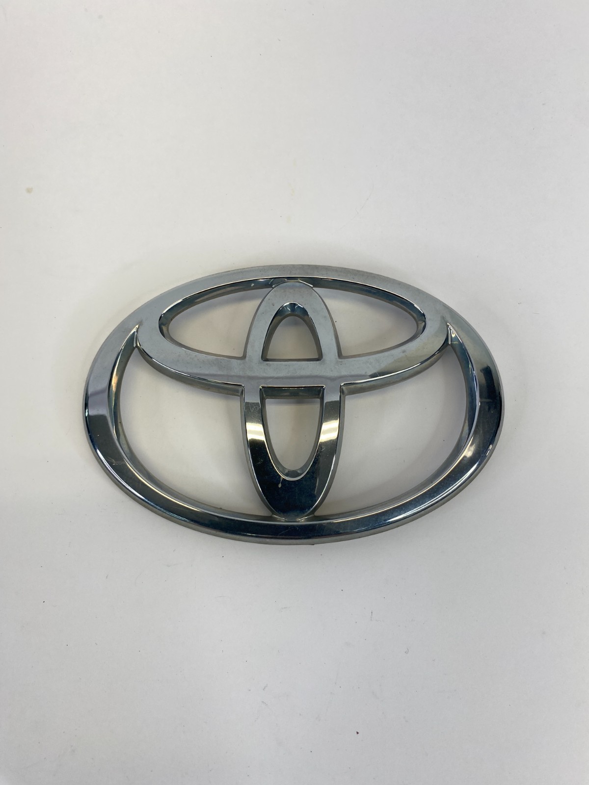 2009-2015 TOYOTA VENZA FRONT GRILLE REAR LIFTGATE LOGO BADGE 75311-AA040 OEM