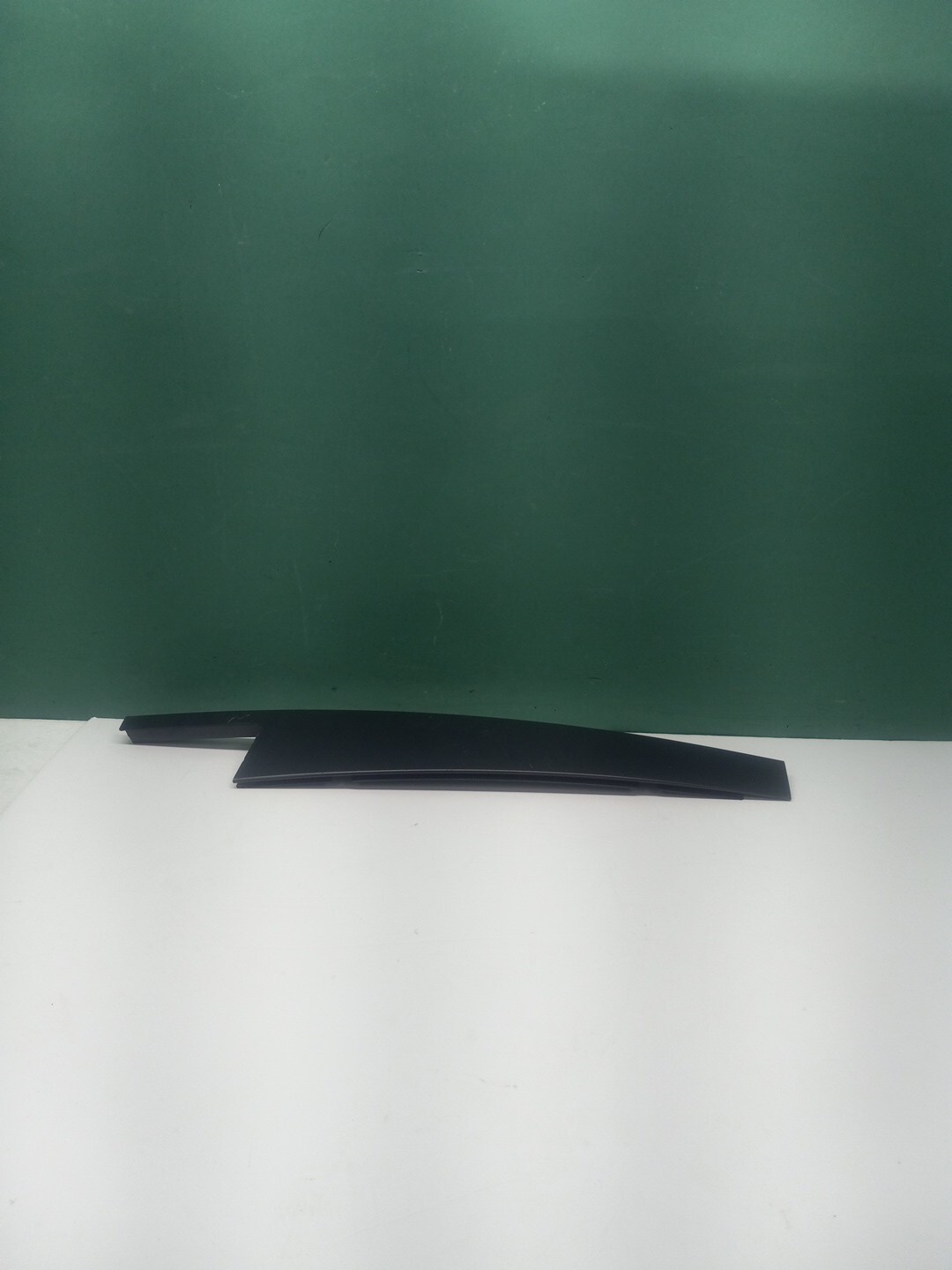 14-22 Jeep Cherokee Rear Right Passa Door Window B Pillar Molding Trim OEM