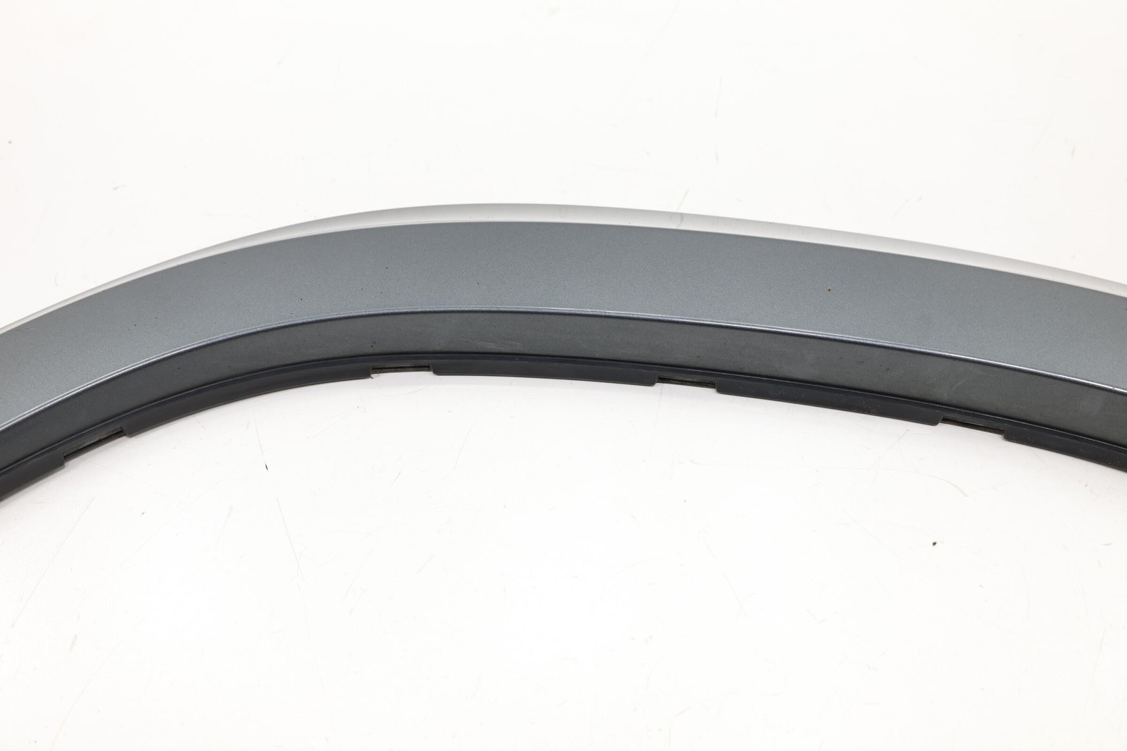 2017 – 2019 MERCEDES GLS550 X166 REAR LEFT WHEEL ARCH FLARE MOLDING OEM GRAY_992