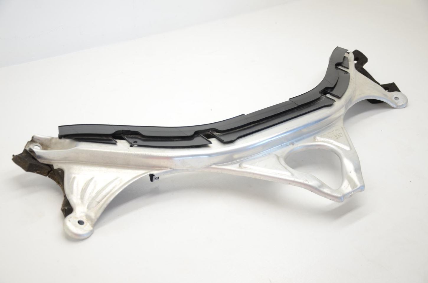 12-18 Audi A6 Suspension Strut Tower Brace Cross Rail 4G0805645