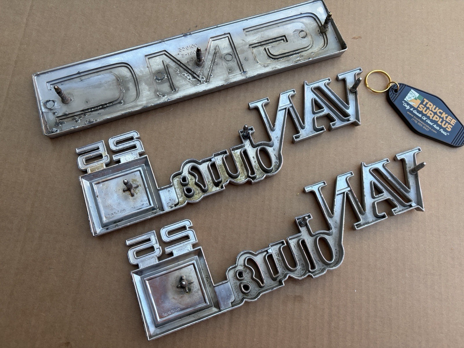75-82 GMC G-Series VANDURA 25 Fender Emblems and Barn Door Emblem