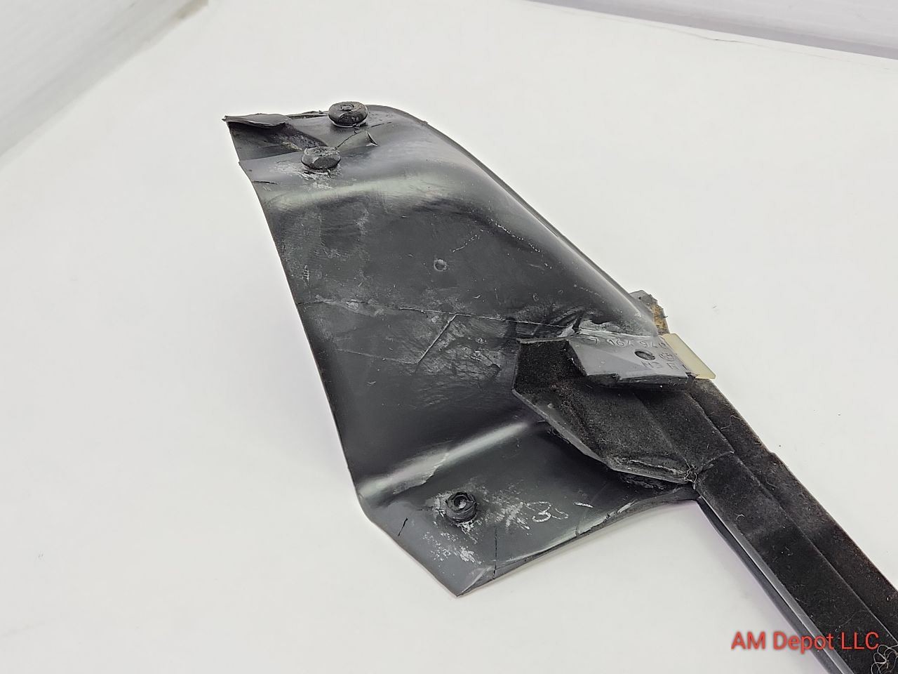 2009 BMW 135i 128i E82 E88 E81 Right Door Interior Window Channel Seal 7164940