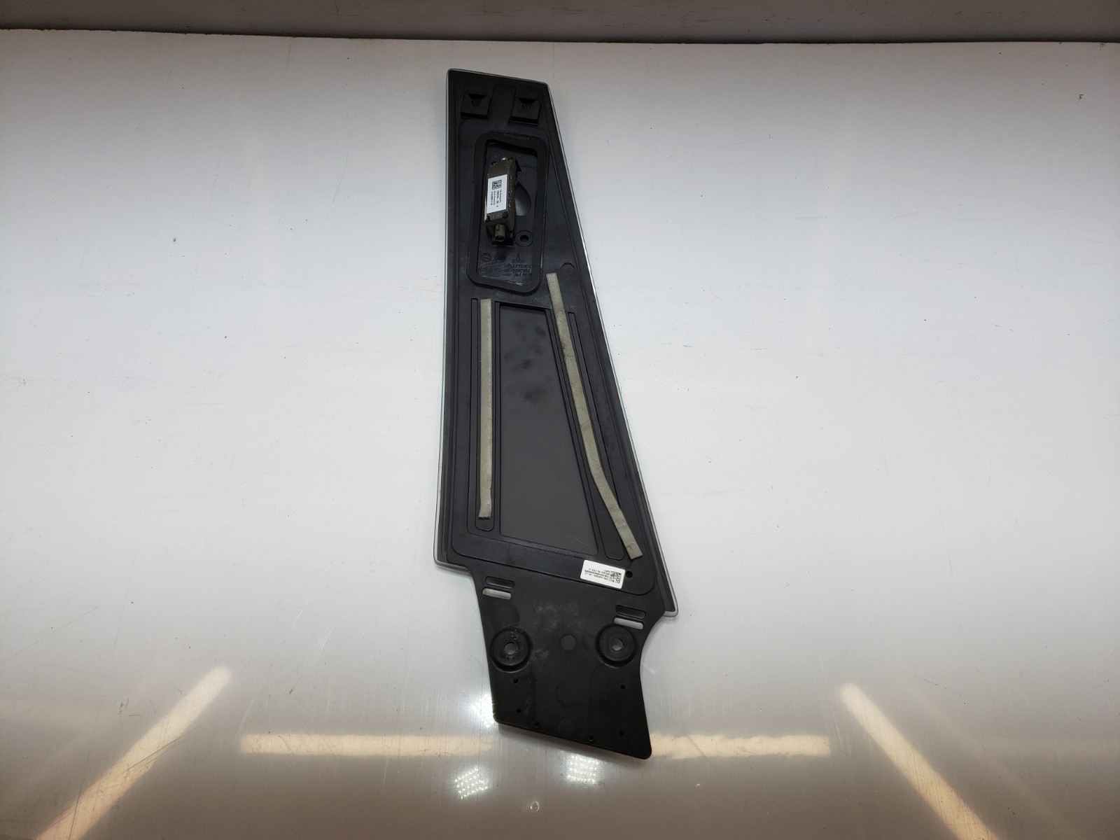 ✅ 2016-2020 OEM Tesla S Left Driver Side B Pillar Glass Applique W/ Camera