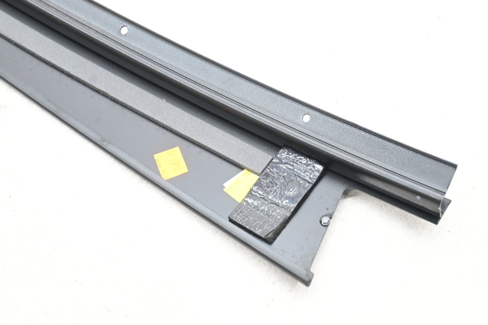 10-16 Mercedes-Benz W212 E350 Rear Right Side Exterior B-Pillar Molding Trim OEM