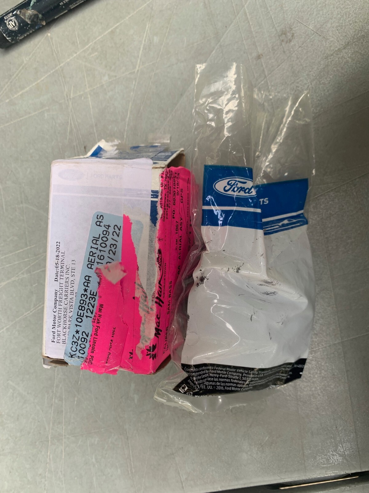 FORD F250 F350 ANTENNA L ATE OEM