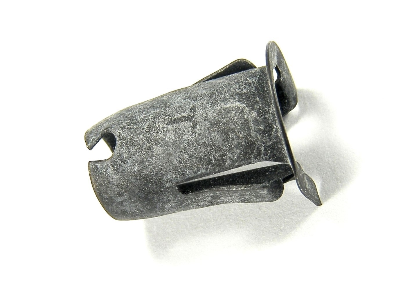 GM Truck Barrel Clips- Fits 9/32″ Hole- 1/4″ Stud- Emblem Trim- 20 clips- #015