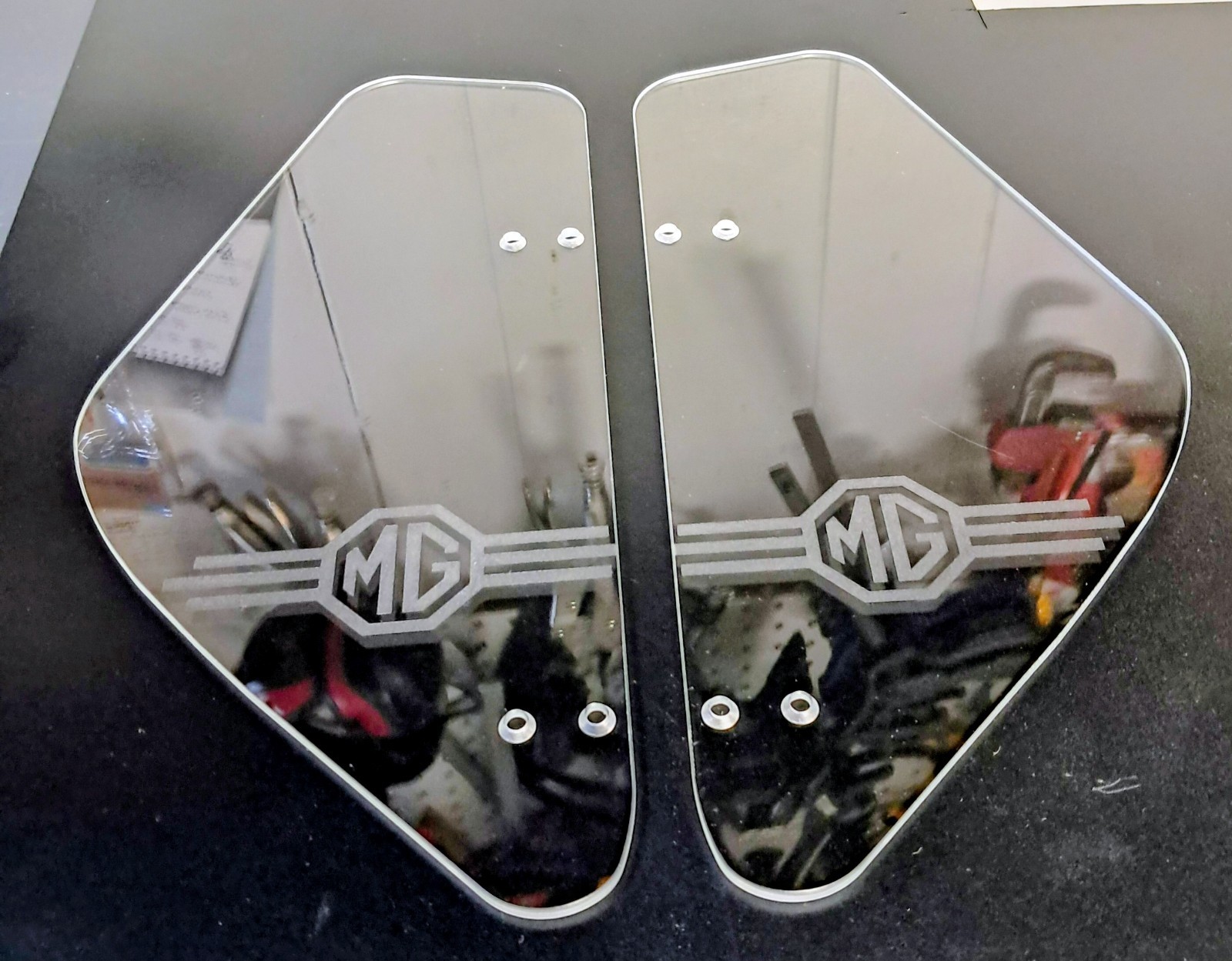 MG MGA 1955-1962 REPLACEMENT WIND WING SET *CLEAR* WITH ENGRAVED MG STRIPE LOGO