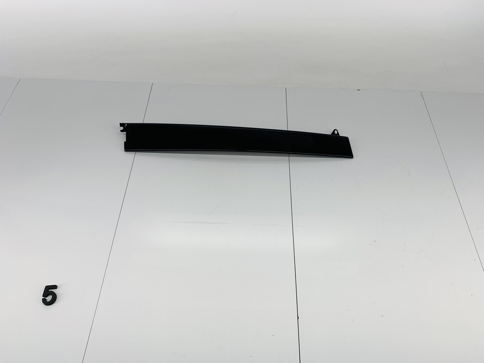 08-12 FORD ESCAPE FRONT LEFT DRIVER SIDE DOOR WINDOW FRAME MOLDING COVER OEM