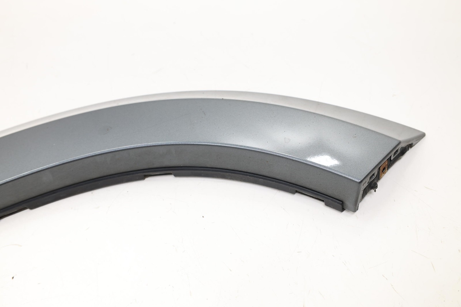 2017 – 2019 MERCEDES GLS550 X166 REAR LEFT WHEEL ARCH FLARE MOLDING OEM GRAY_992
