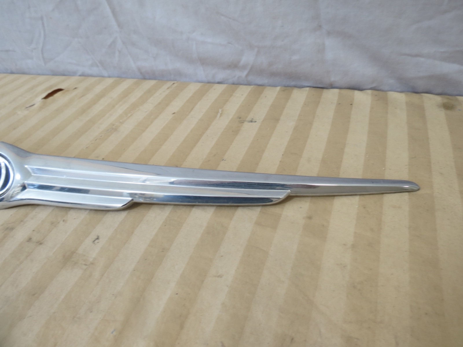 04-08 Chrysler Crossfire Front Hood Molding Trim Panel CENTER BAR Chrome OEM