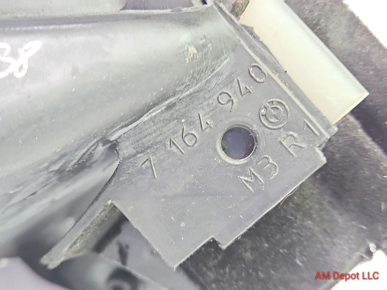 2009 BMW 135i 128i E82 E88 E81 Right Door Interior Window Channel Seal 7164940