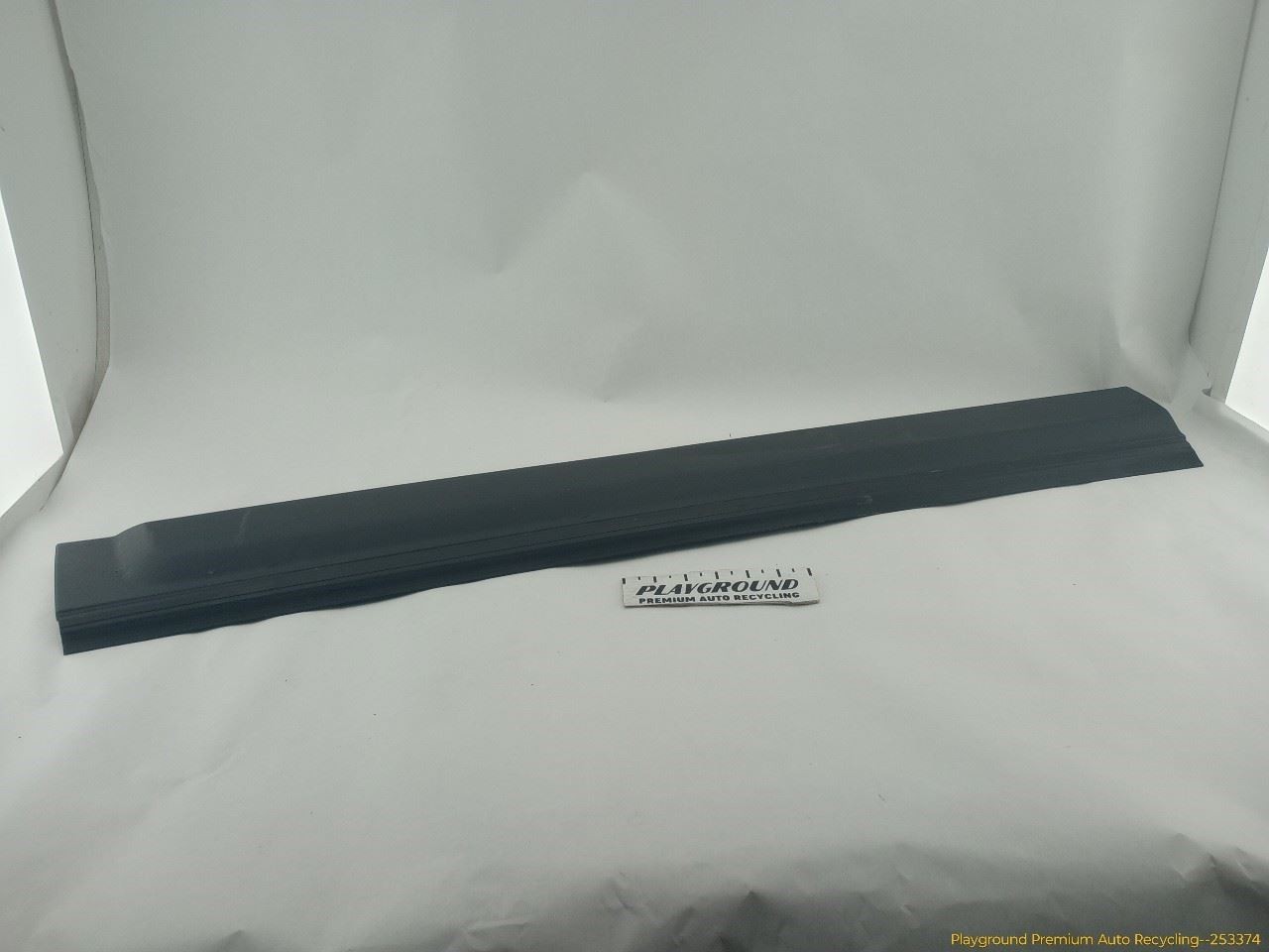 Land Rover LR3 Driver Left Front Door Lower Molding Black Fits 2005-2009 05 06