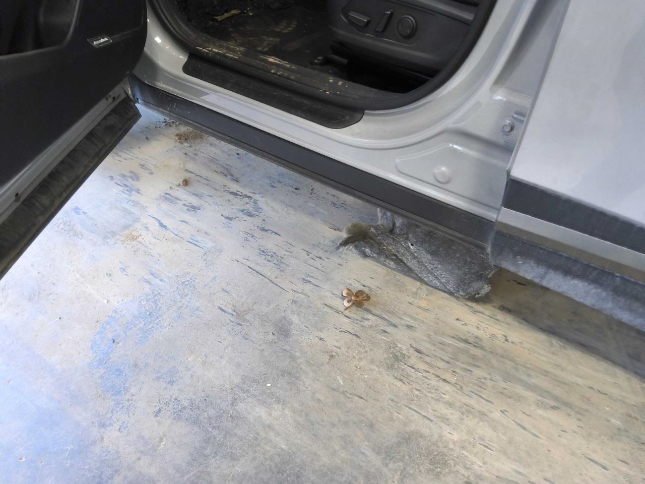 Driver Left Rocker Panel Moulding US Built Fits 23-24 SPORTAGE 746388