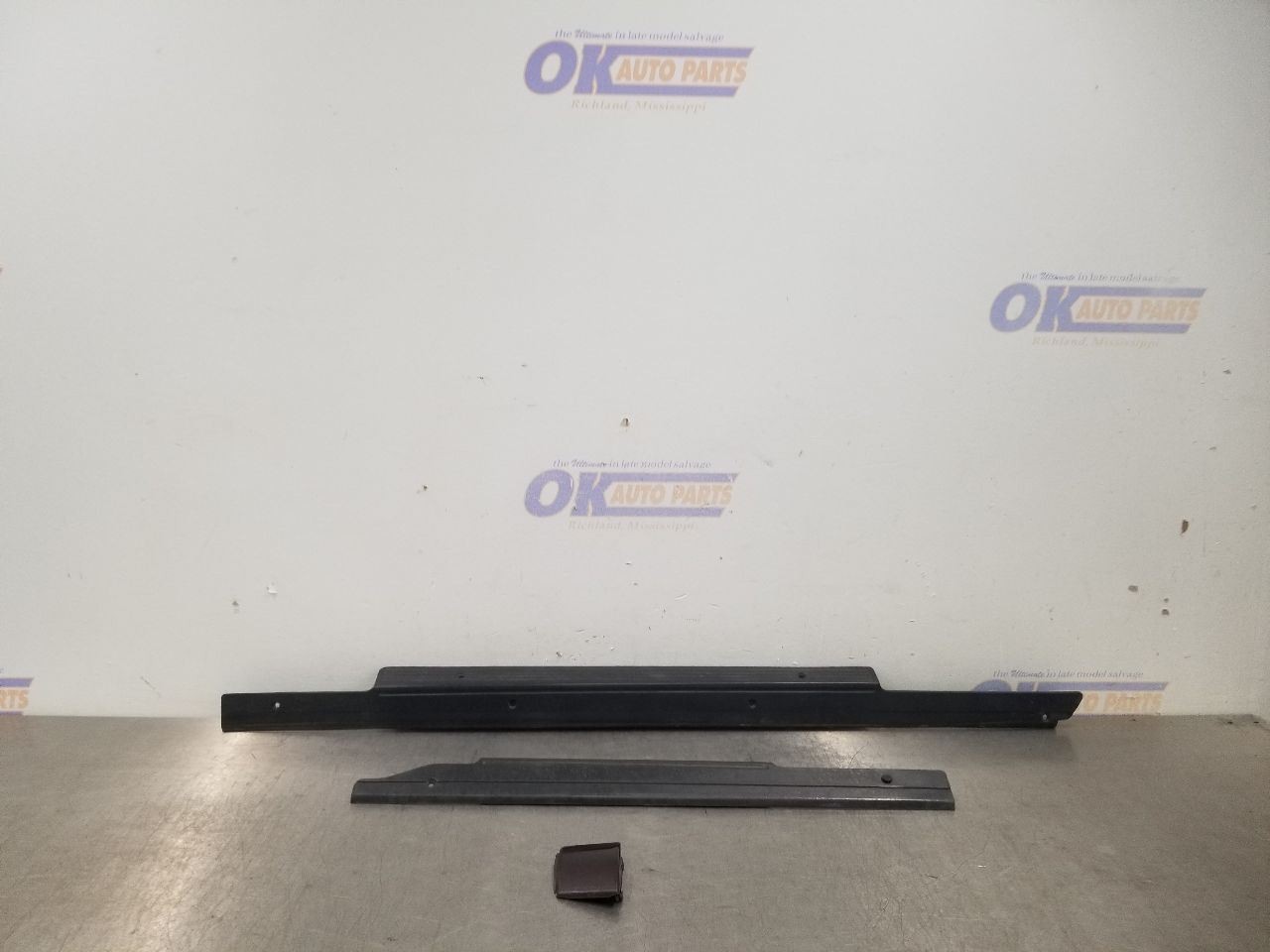 95 CHEVY IMPALA SS ROCKER PANEL TRIM SET RIGHT PASSENGER