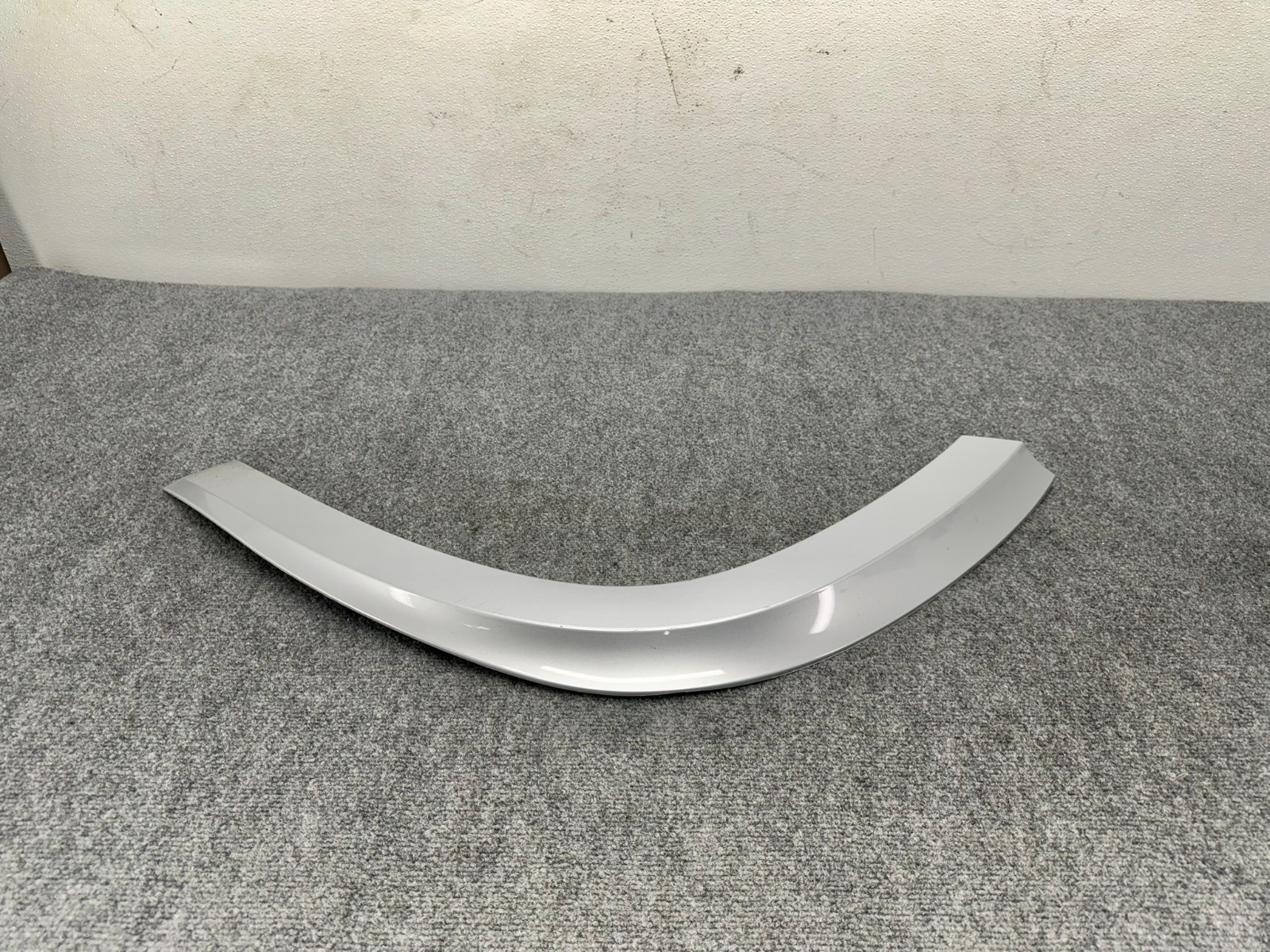 MERCEDES X166 GL63 AMG GL550 FRONT LEFT FENDER WHEEL ARCH MOLDING FLARE OEM