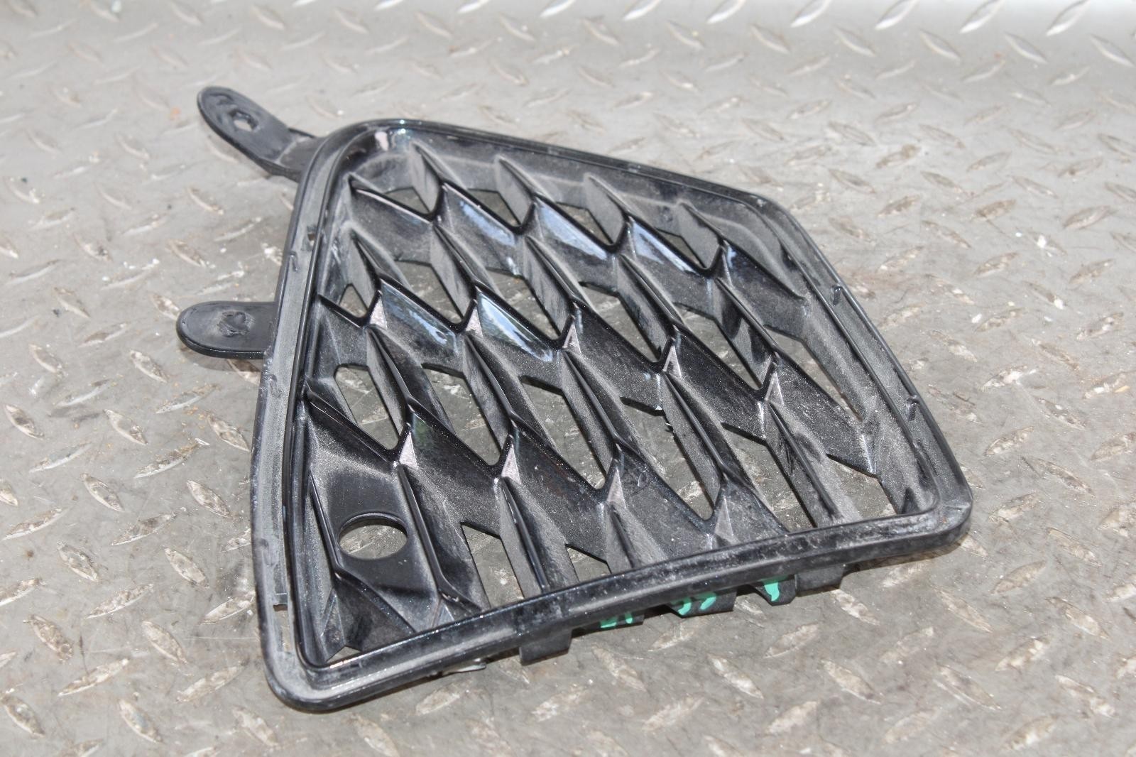 20-24 Corvette Black Rear Bumper Passenger Right RH Grill Panel OEM OE WTY