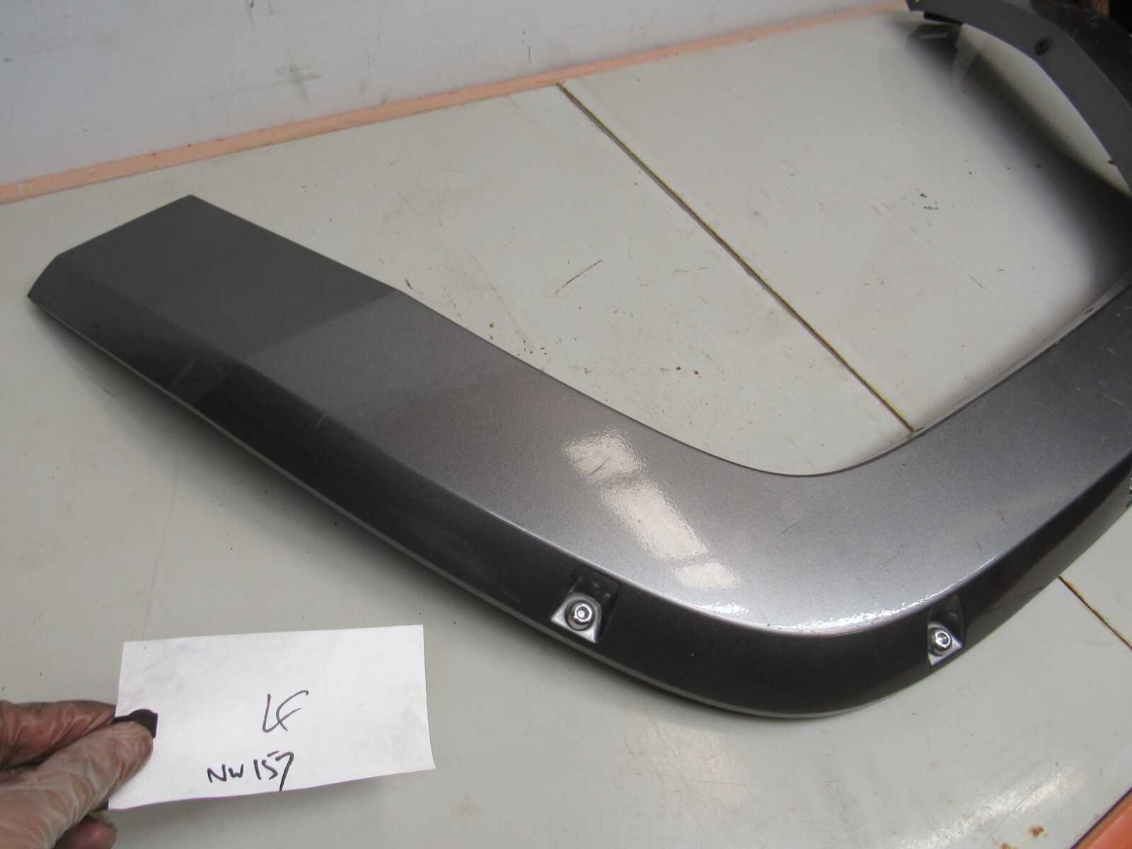 Fender Flare COMMANDER 2006 2010 Left Driver Front Wheel Opening Applique Trim