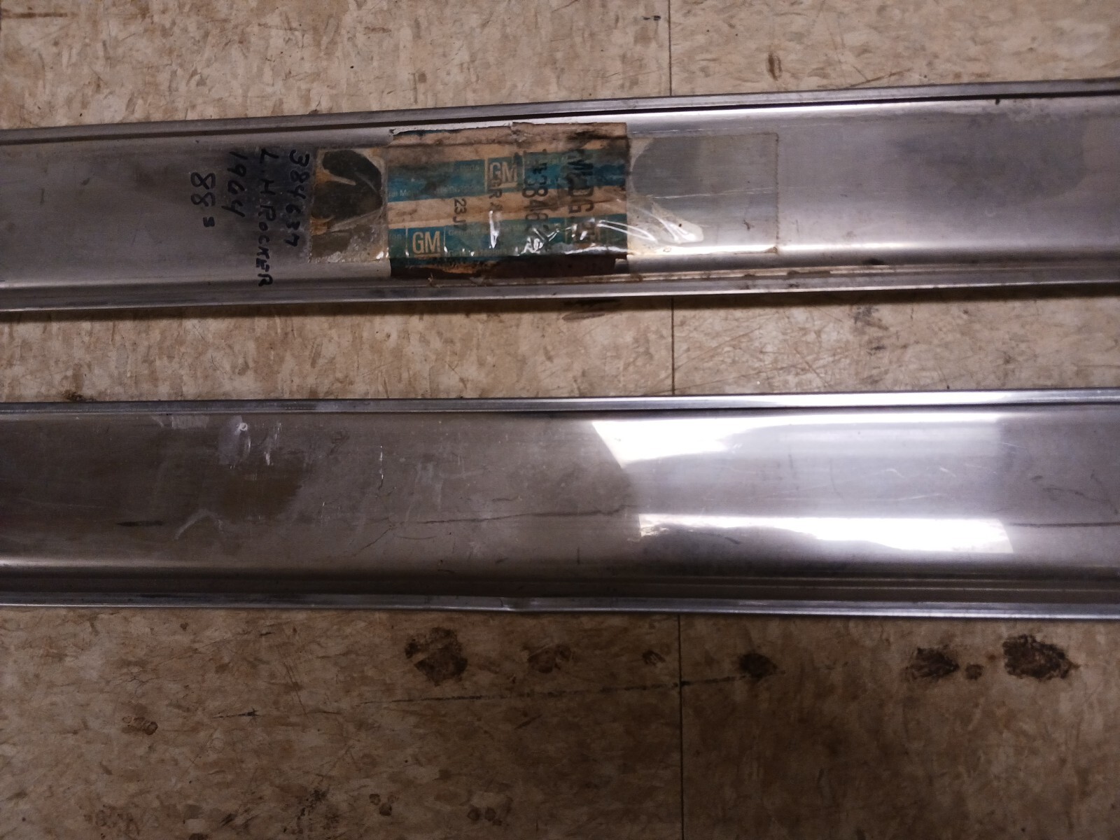 New OEM GM Rocker Trim Set w/ 2 End Caps 9 Mounts 1964 Oldsmobile 88 (TB24)