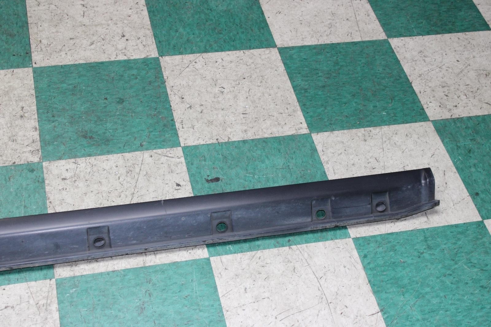 10-24 4 Runner Black Passenger Right RH Side Skirt Rocker Molding Unit OEM OE OE