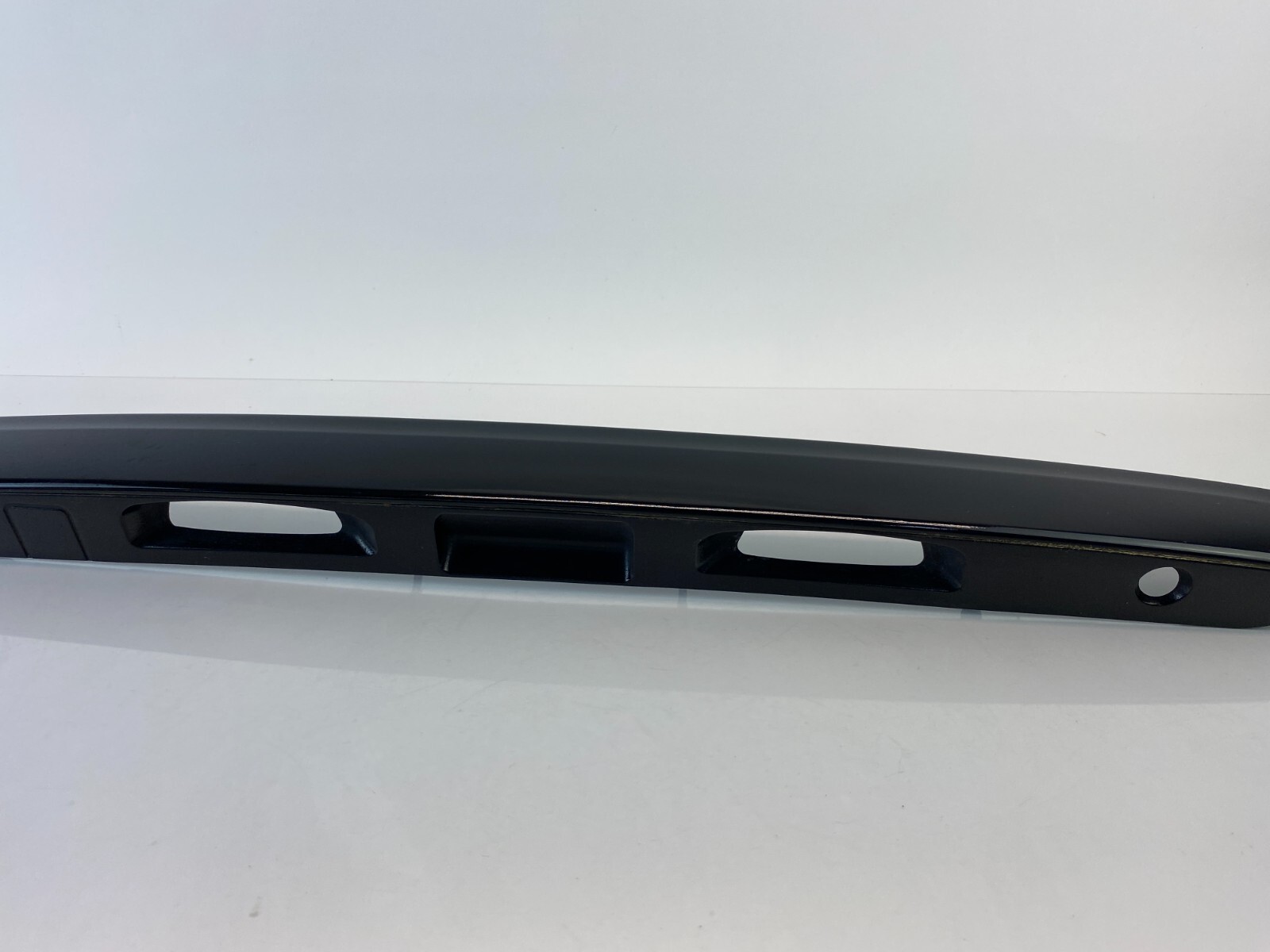 10-14 SUBARU LEGACY REAR TRUNK HANDLE LICENSE MOLDING PANEL TRIM 91112AJ00B OEM