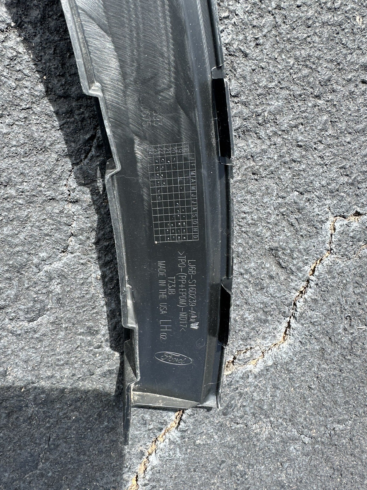 2020-2022 FORD ESCAPE FRONT LEFT DRIVER SIDE FENDER WHEEL ARCH FLARE MOLDING OEM